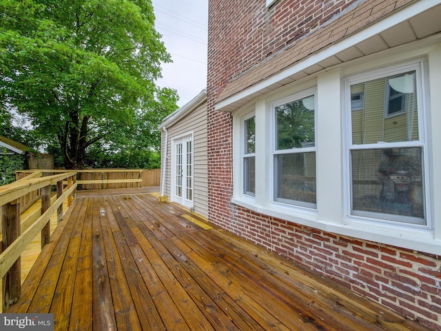 1008 Mcclenahan Ter, Marcus Hook, PA 19061 - view of wooden terrace
