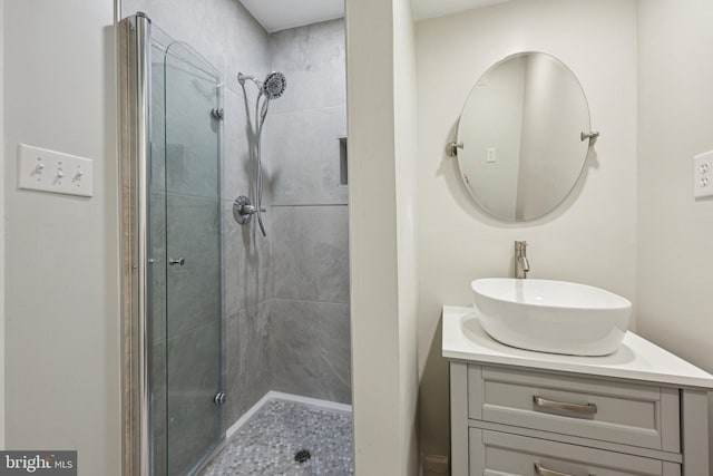 5737 Regency Ln, District Heights, MD 20747 - bathroom featuring tiled shower and vanity