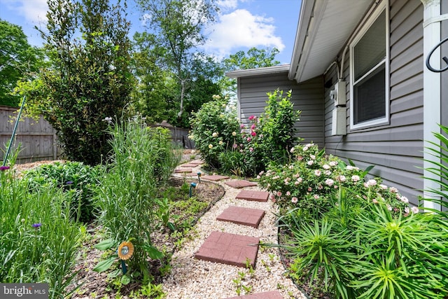 10412 Midway Ln, Lorton, VA 22079 - view of yard featuring fence