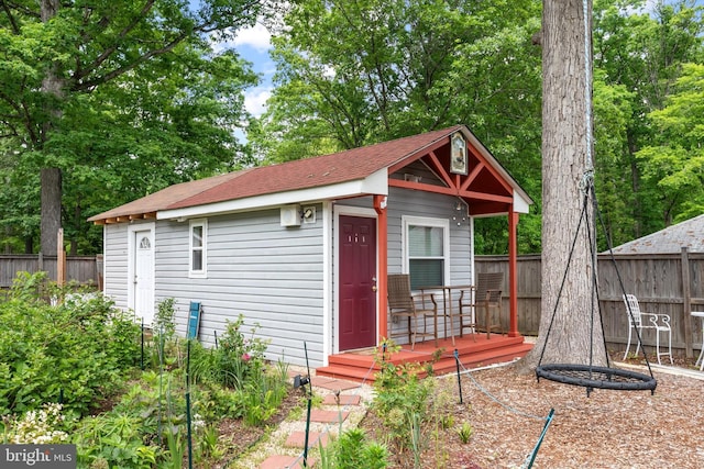 10412 Midway Ln, Lorton, VA 22079 - view of outdoor structure featuring fence and an outbuilding