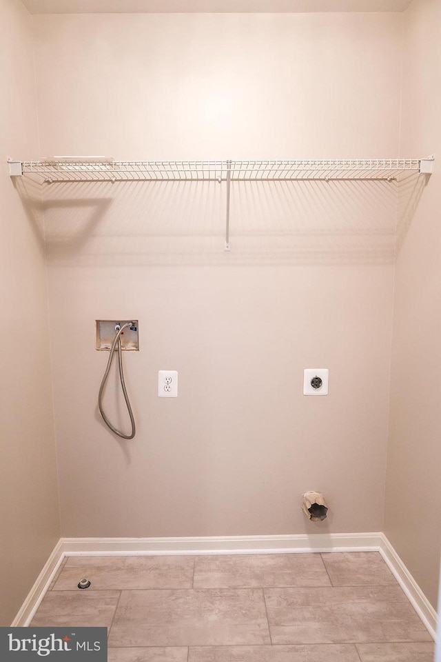 720 Beehive Way, Winchester, VA 22601 - laundry area featuring electric dryer hookup, hookup for a washing machine, and baseboards