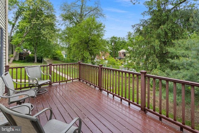 7 Woodland Ct, Hamilton, NJ 08610 - wooden terrace with a lawn