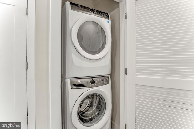 1761 Old Meadow Rd Unit 209, Mclean, VA 22102 - laundry room with estacked washer and dryer