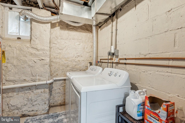 5207 Eugene Ave, Baltimore, MD 21206 - laundry room with washer and clothes dryer