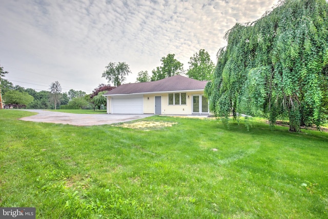 1017 Mill Rd, Leesport, PA 19533 - ranch-style house featuring a garage, driveway, and a front yard