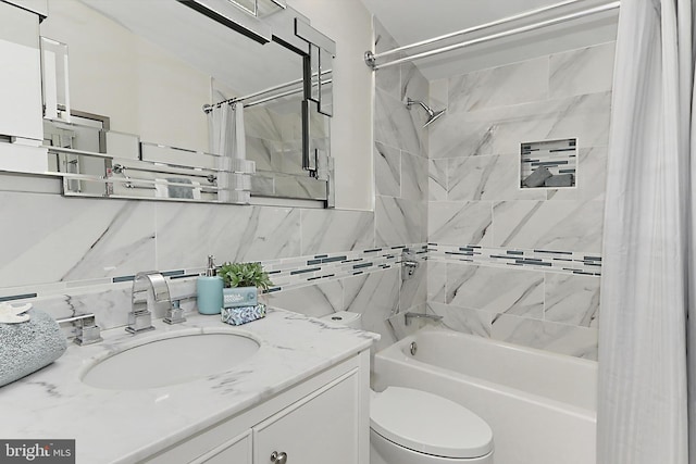 4124 Watkins Trl, Annandale, VA 22003 - bathroom with shower / tub combo with curtain, toilet, backsplash, vanity, and tile walls