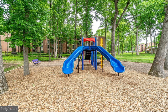 3320 Woodburn Village Dr Unit 32, Annandale, VA 22003 - view of community play area