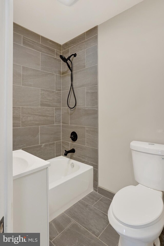 6706 Marsden St, Philadelphia, PA 19135 - full bath featuring toilet and  shower combination