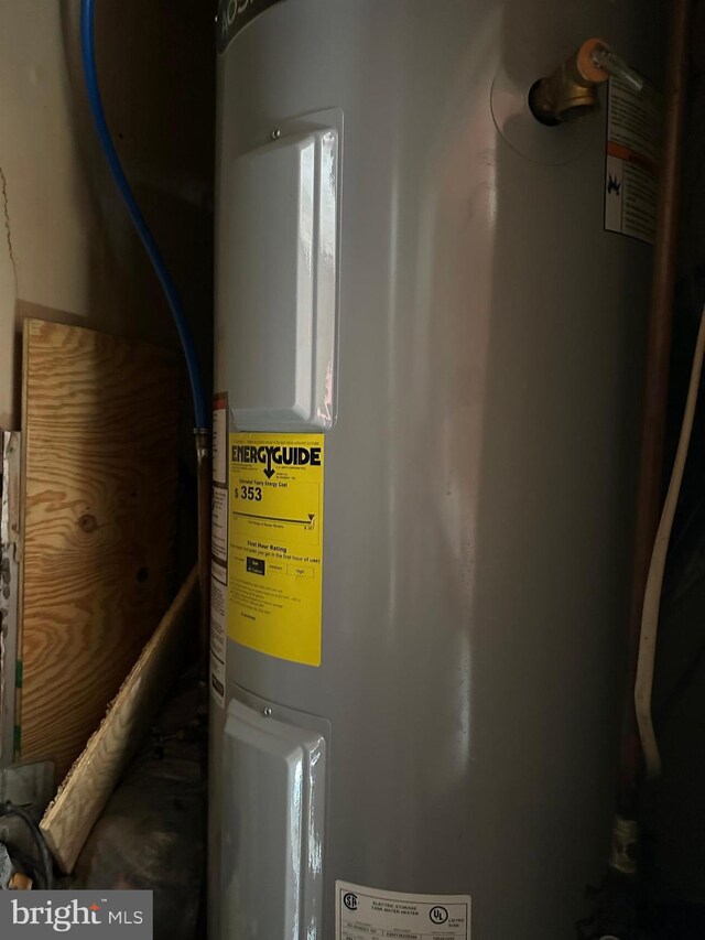 641 N 56th St, Philadelphia, PA 19131 - utilities featuring electric water heater