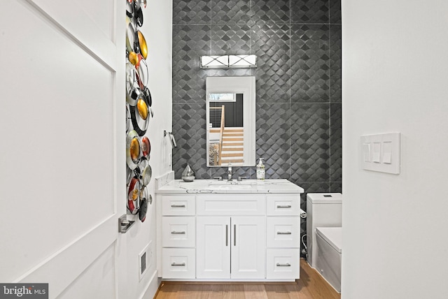 1564 Forest Villa Ln, Mclean, VA 22101 - bathroom featuring vanity and wood finished floors