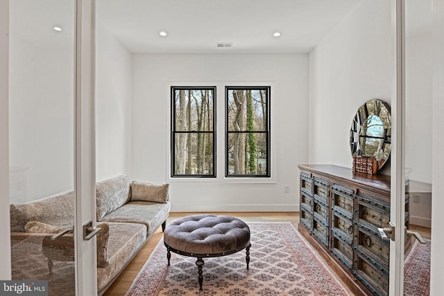 1564 Forest Villa Ln, Mclean, VA 22101 - sitting room featuring wood finished floors, recessed lighting, and baseboards