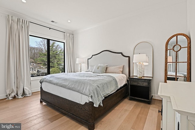 1564 Forest Villa Ln, Mclean, VA 22101 - bedroom with light wood-style floors, recessed lighting, and baseboards