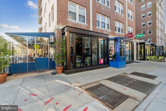 1901 Columbia Rd NW Unit 805, Washington, DC 20009 - entrance to property with brick siding