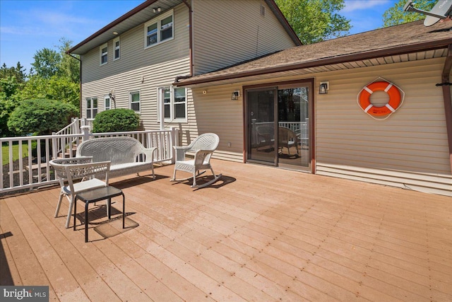 19 Strassberg Ct, Hamilton, NJ 08690 - view of wooden terrace