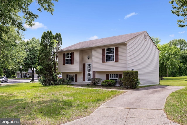 1207 Blithe Ct, Upper Marlboro, MD 20774 - raised ranch with a front lawn