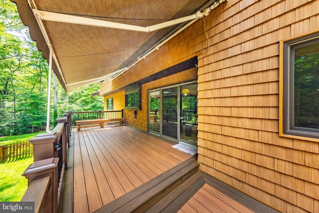 8323 Morningside Dr, Manassas, VA 20112 - view of wooden terrace