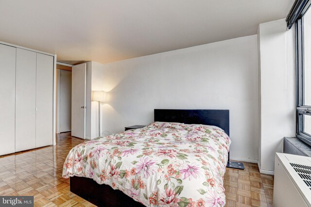 4000 N Charles St Unit 905, Baltimore, MD 21218 - bedroom featuring a closet