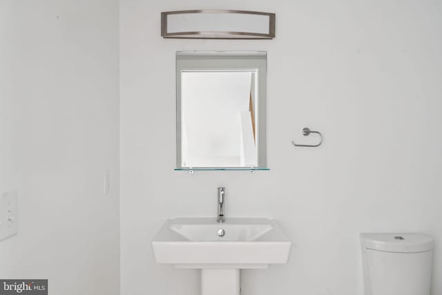 315 Dupont St, Philadelphia, PA 19128 - bathroom with toilet and a sink