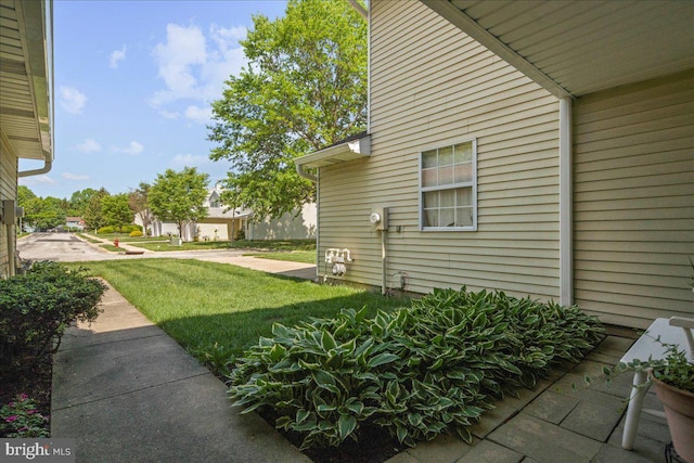 8 Pamlico Ct, Bordentown, NJ 08505 - view of green lawn