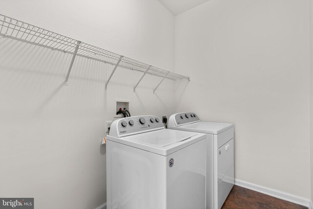 11221 Chaucers Ridge Ct, Laurel, MD 20723 - laundry area featuring washer and dryer and baseboards