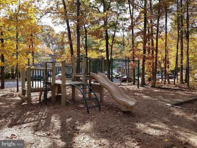 5941 Powells Landing Rd, Burke, VA 22015 - view of community jungle gym