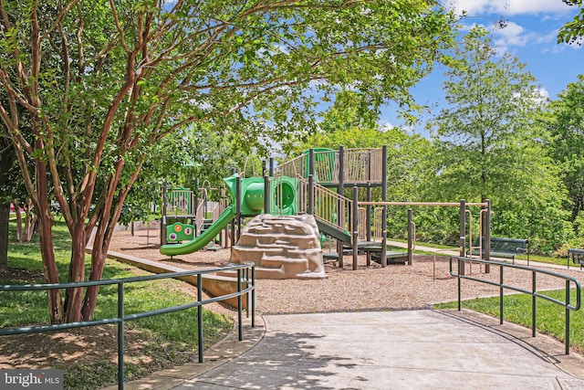8217 Castanea Ln, Derwood, MD 20855 - view of community play area