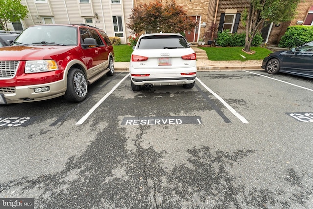662 W Side Dr Unit 1-H, Gaithersburg, MD 20878 - view of uncovered parking lot