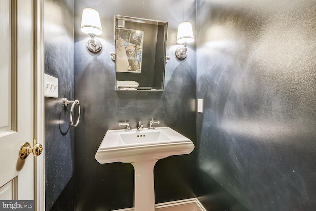6437 Blantyre, Warrenton, VA 20187 - view of bathroom