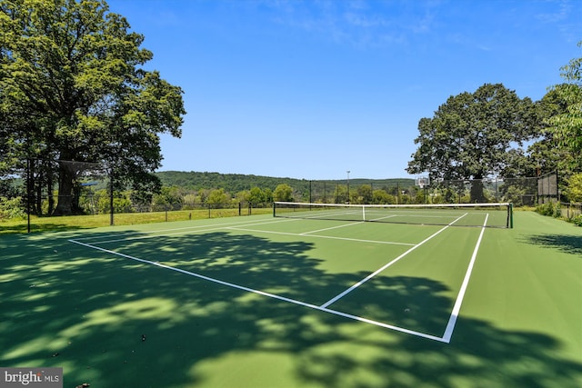 6437 Blantyre, Warrenton, VA 20187 - view of tennis court with fence and community basketball court