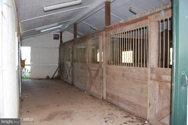 6437 Blantyre, Warrenton, VA 20187 - view of stable