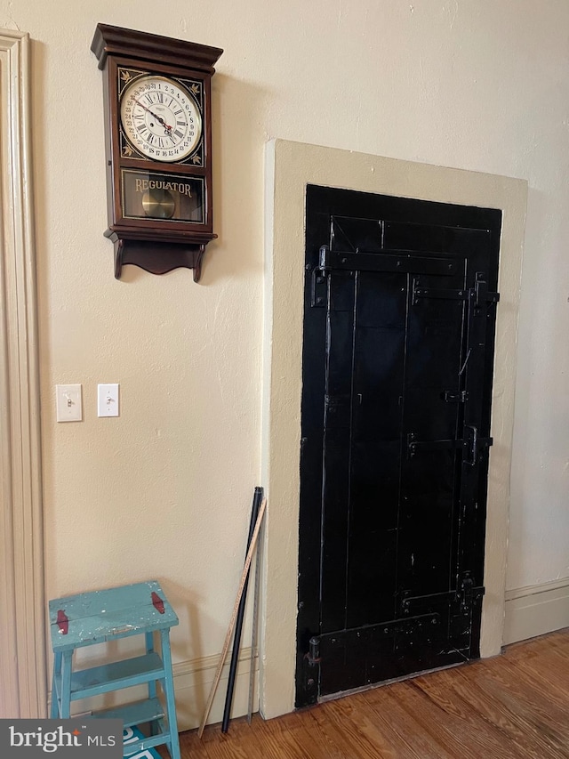 120 Hanover St, Pemberton, NJ 08068 - detailed view of wood finished floors and baseboards