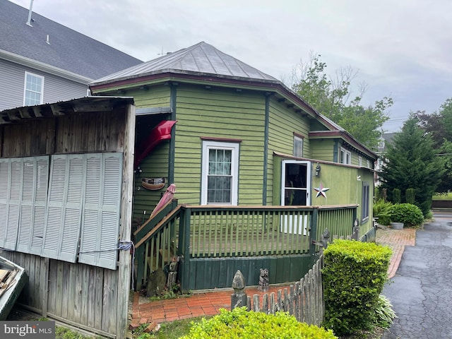 120 Hanover St, Pemberton, NJ 08068 - view of front of property with a wooden deck