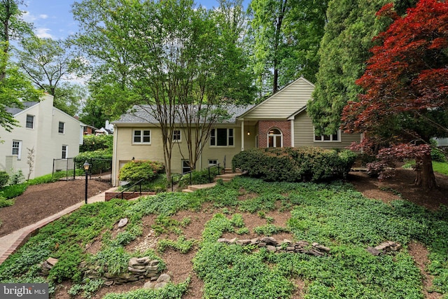 4009 30th St N, Arlington, VA 22207 - single story home with brick siding and fence