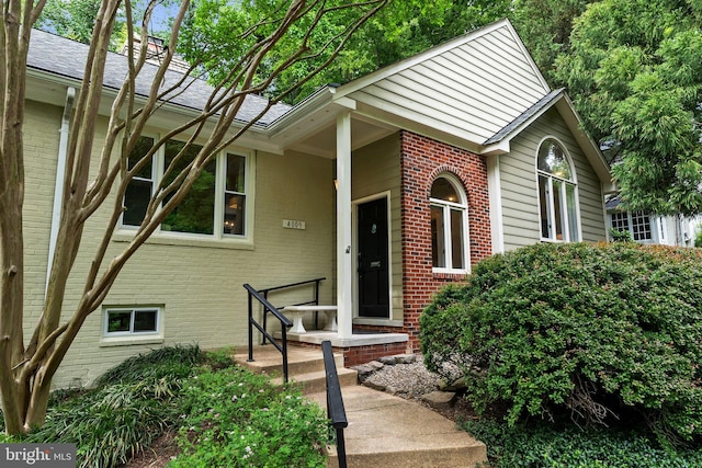 4009 30th St N, Arlington, VA 22207 - view of front of home featuring brick siding