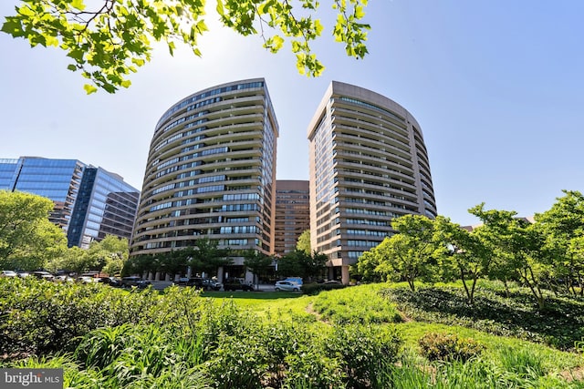 1300 Crystal Dr Unit 1408S, Arlington, VA 22202 - view of building exterior