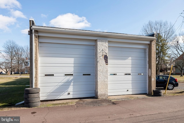 225 S Hanover St, Pottstown, PA 19465 - view of garage