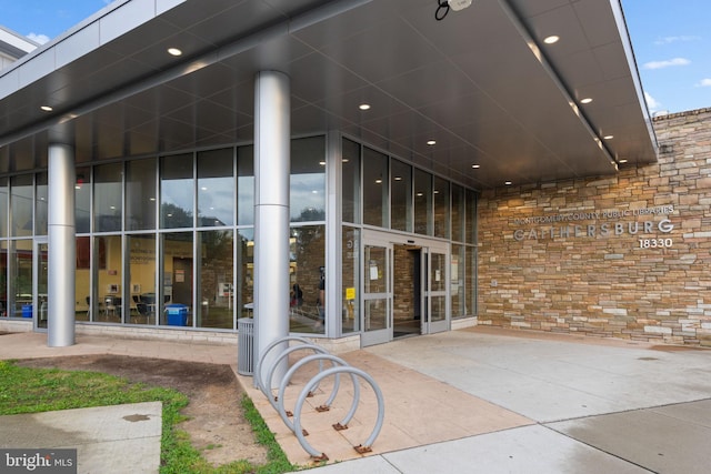 view of property entrance