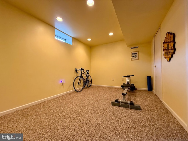 workout area featuring recessed lighting, carpet floors, and baseboards