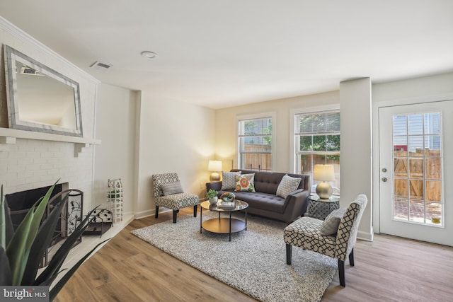 810 N Fayette St, Alexandria, VA 22314 - living room featuring wood finished floors and baseboards