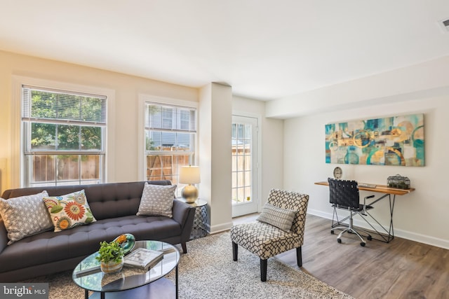 810 N Fayette St, Alexandria, VA 22314 - living area with wood finished floors and baseboards
