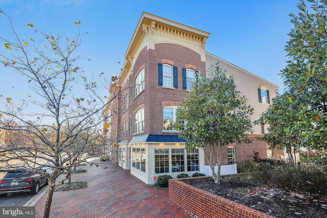 801 Skippers Ln, Annapolis, MD 21401 - view of property with decorative driveway