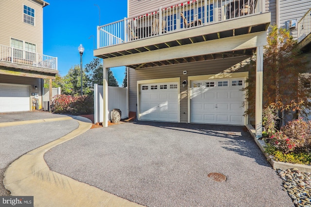 801 Skippers Ln, Annapolis, MD 21401 - garage featuring driveway