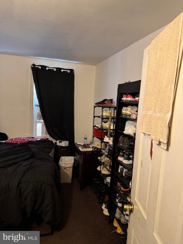 bedroom with carpet flooring