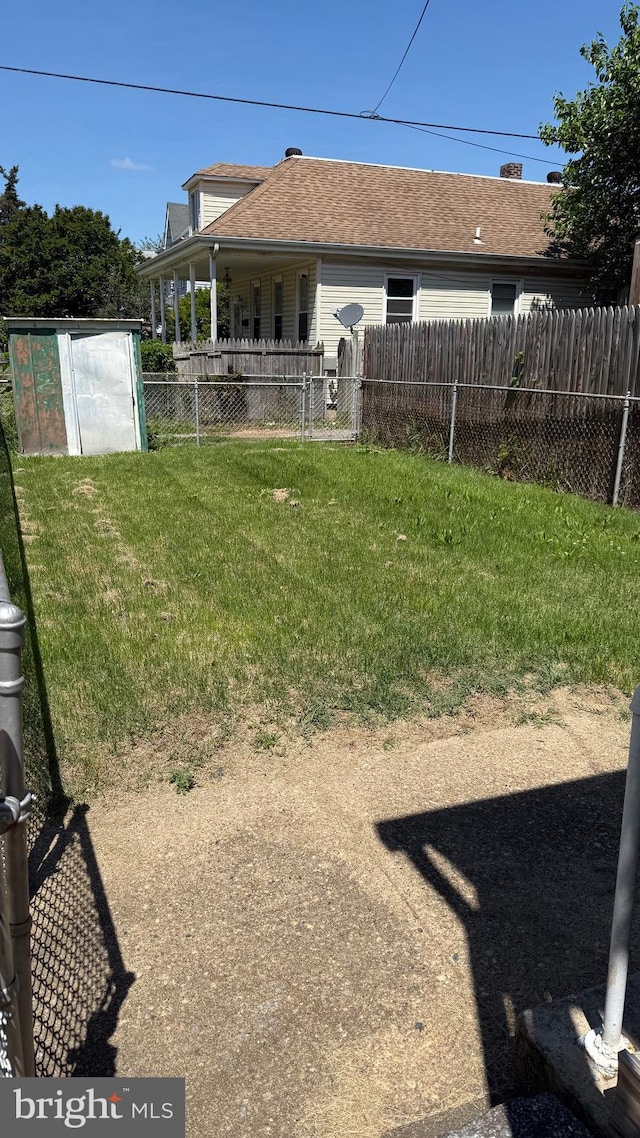 3726 5th St, Baltimore, MD 21225 - view of yard