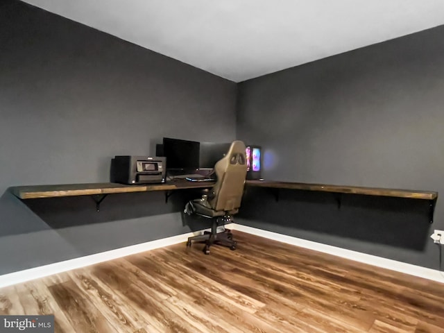 11600 Saddleback Dr, Fredericksburg, VA 22407 - office area with wood finished floors and baseboards