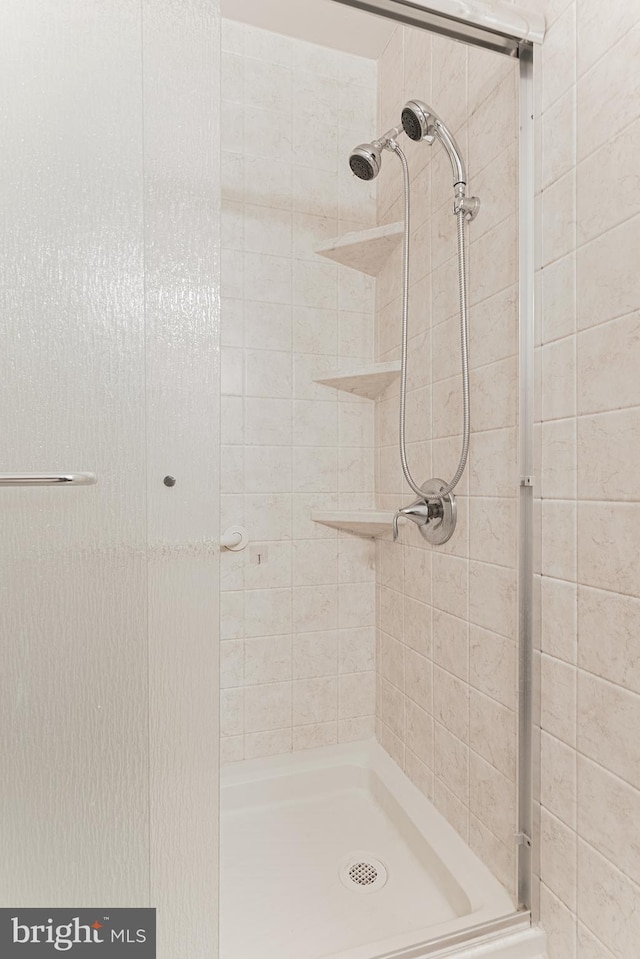 129 Echelon Rd, Voorhees, NJ 08043 - full bathroom featuring a stall shower