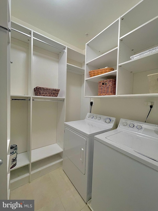 4862 Eisenhower Ave Unit 269, Alexandria, VA 22304 - laundry area with washer and clothes dryer