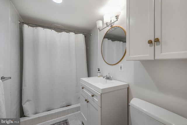 2901 N Rochester St, Arlington, VA 22213 - bathroom featuring vanity, toilet, a shower with curtain, and tile patterned flooring