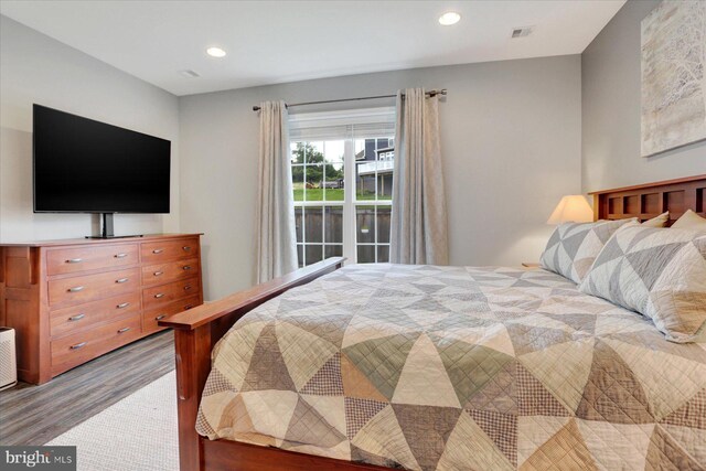 3118 Grove Ct, Mechanicsburg, PA 17055 - bedroom with wood finished floors and recessed lighting