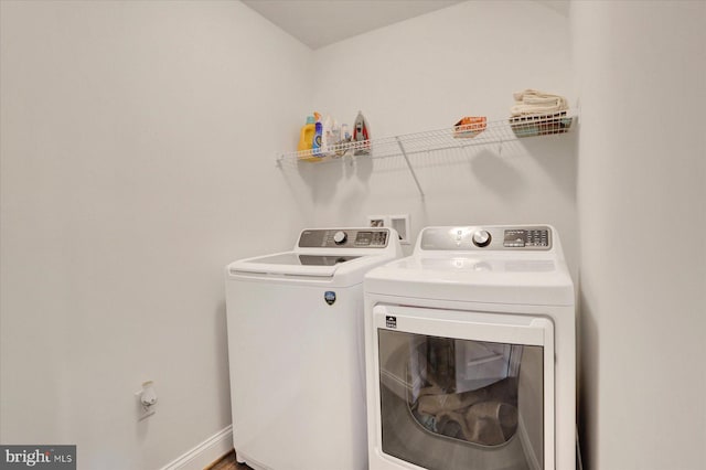 3118 Grove Ct, Mechanicsburg, PA 17055 - laundry room featuring washing machine and clothes dryer